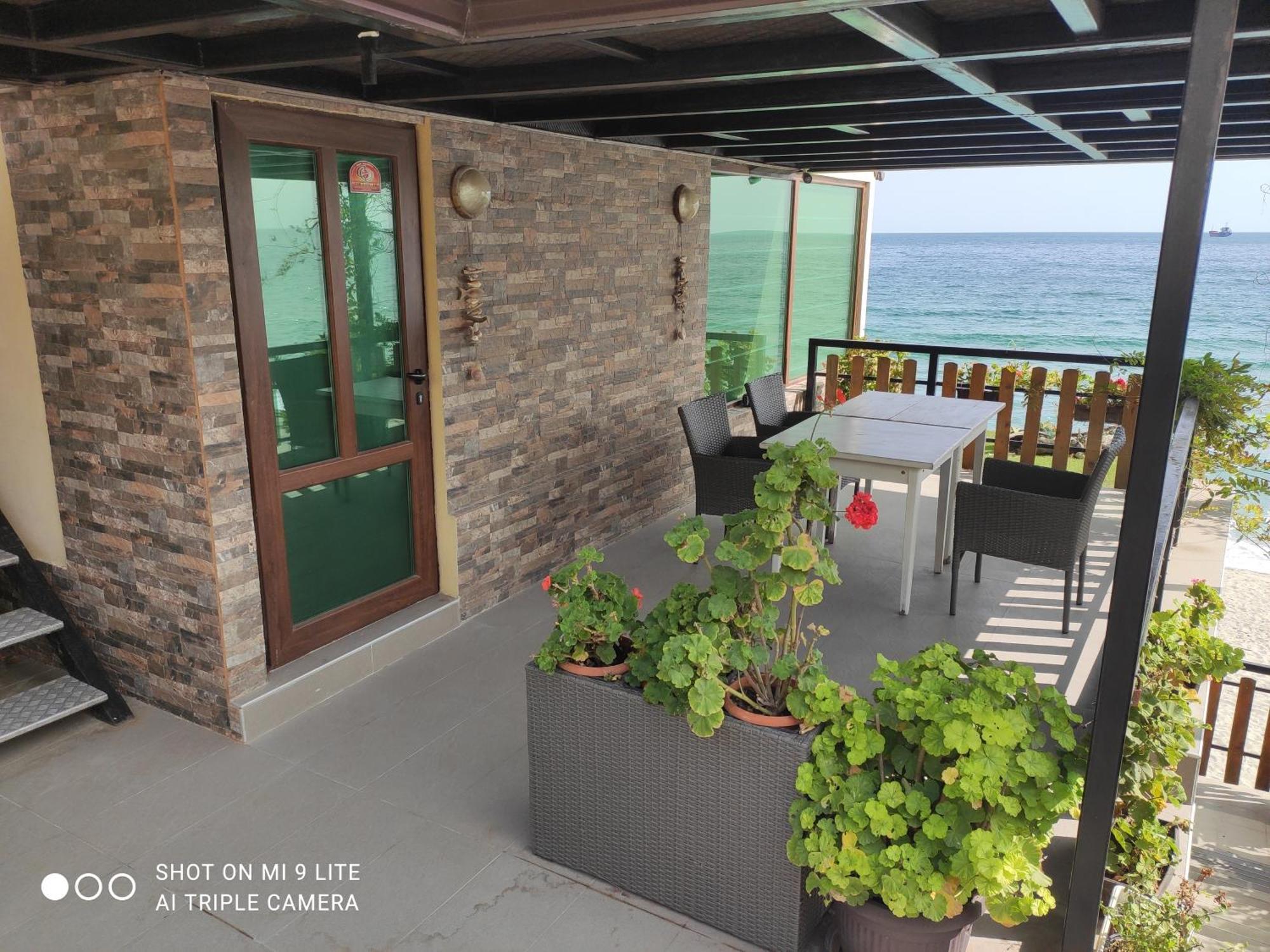 Hemingway Rooms In Happy Beach Varna Extérieur photo