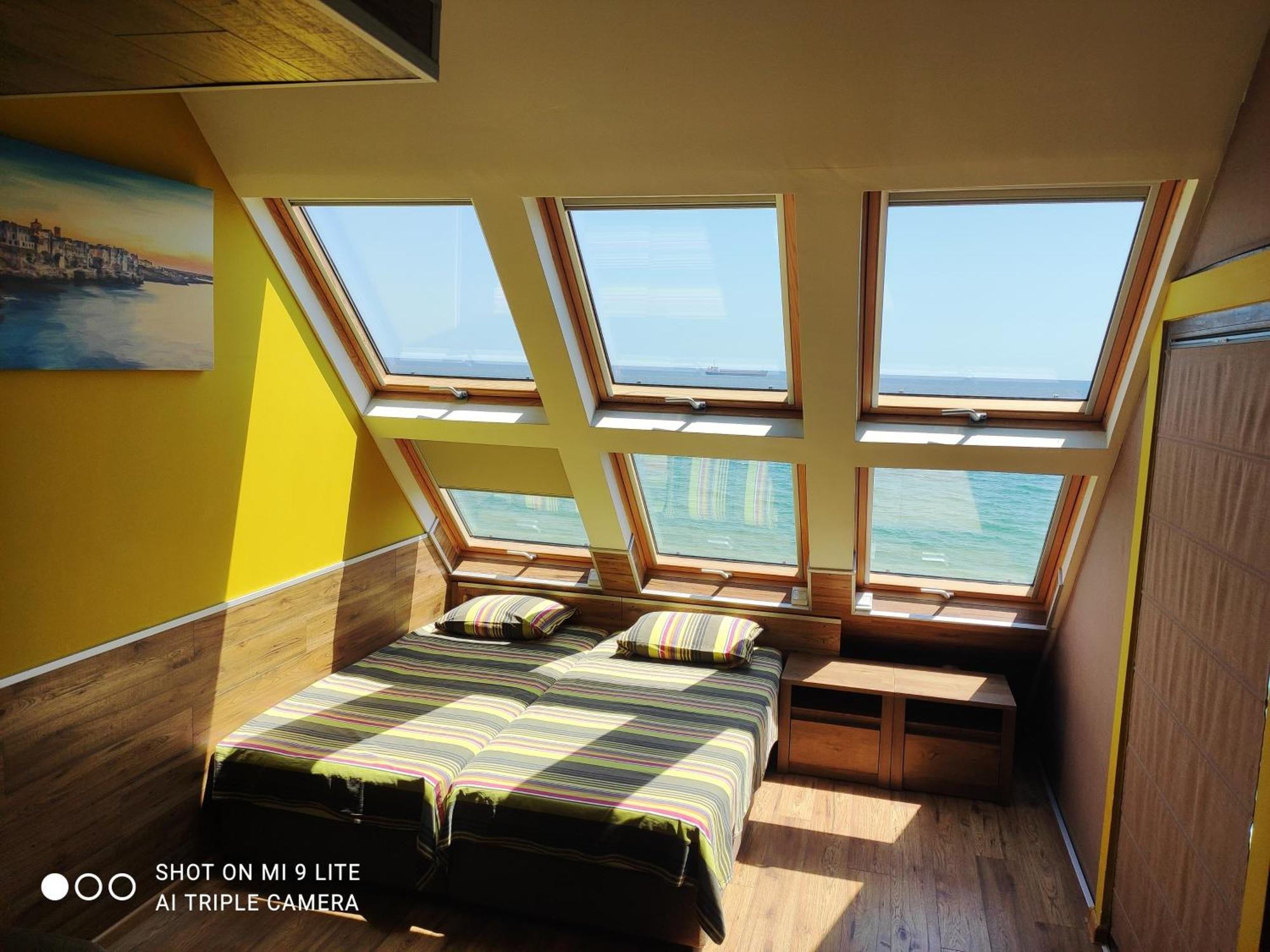 Hemingway Rooms In Happy Beach Varna Extérieur photo