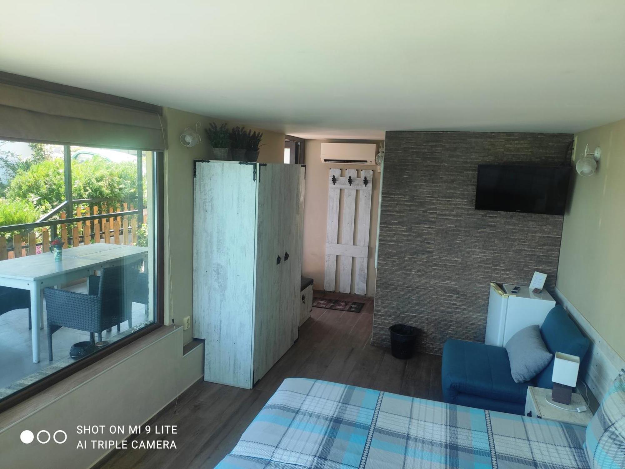 Hemingway Rooms In Happy Beach Varna Extérieur photo