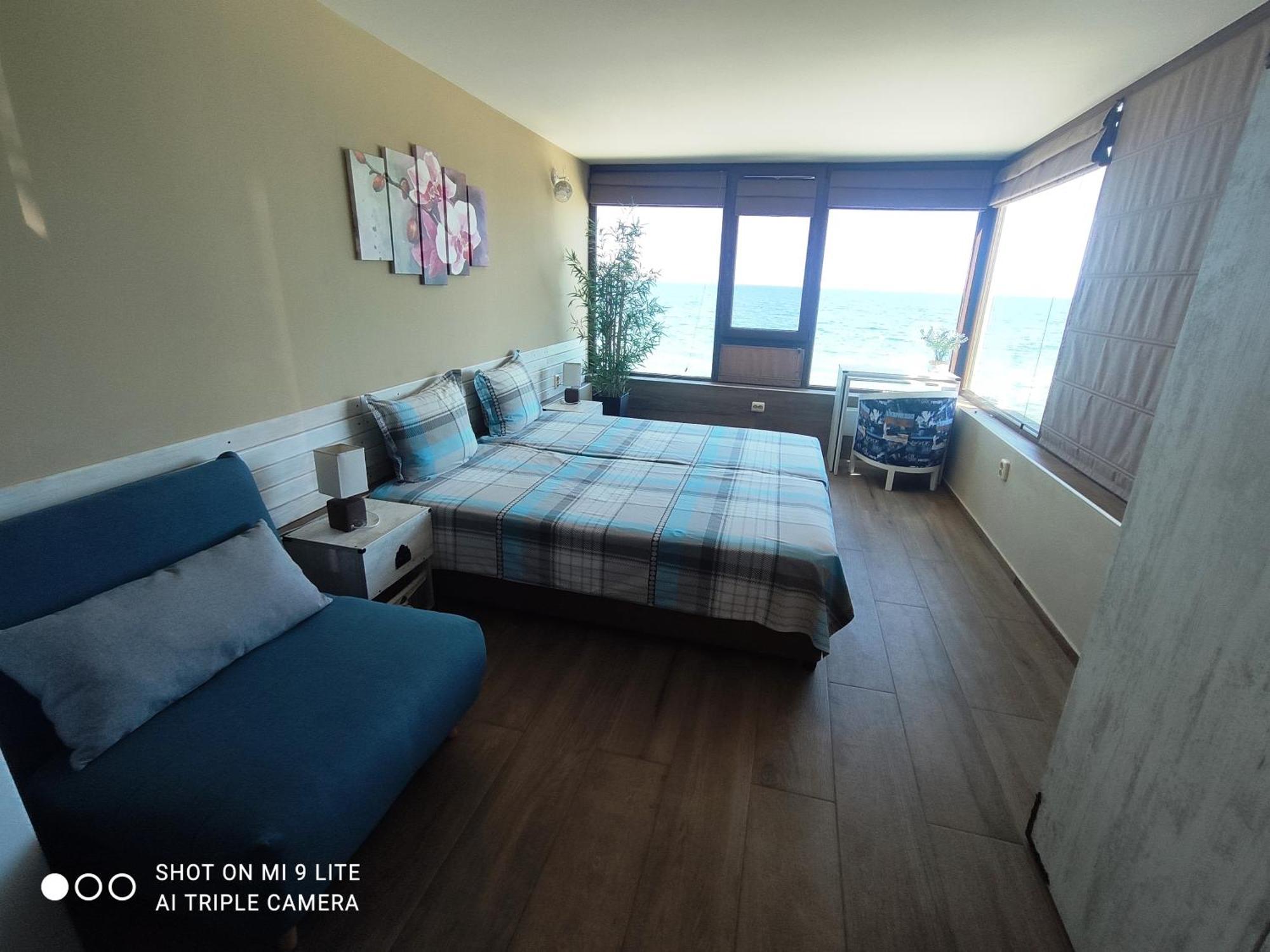 Hemingway Rooms In Happy Beach Varna Extérieur photo