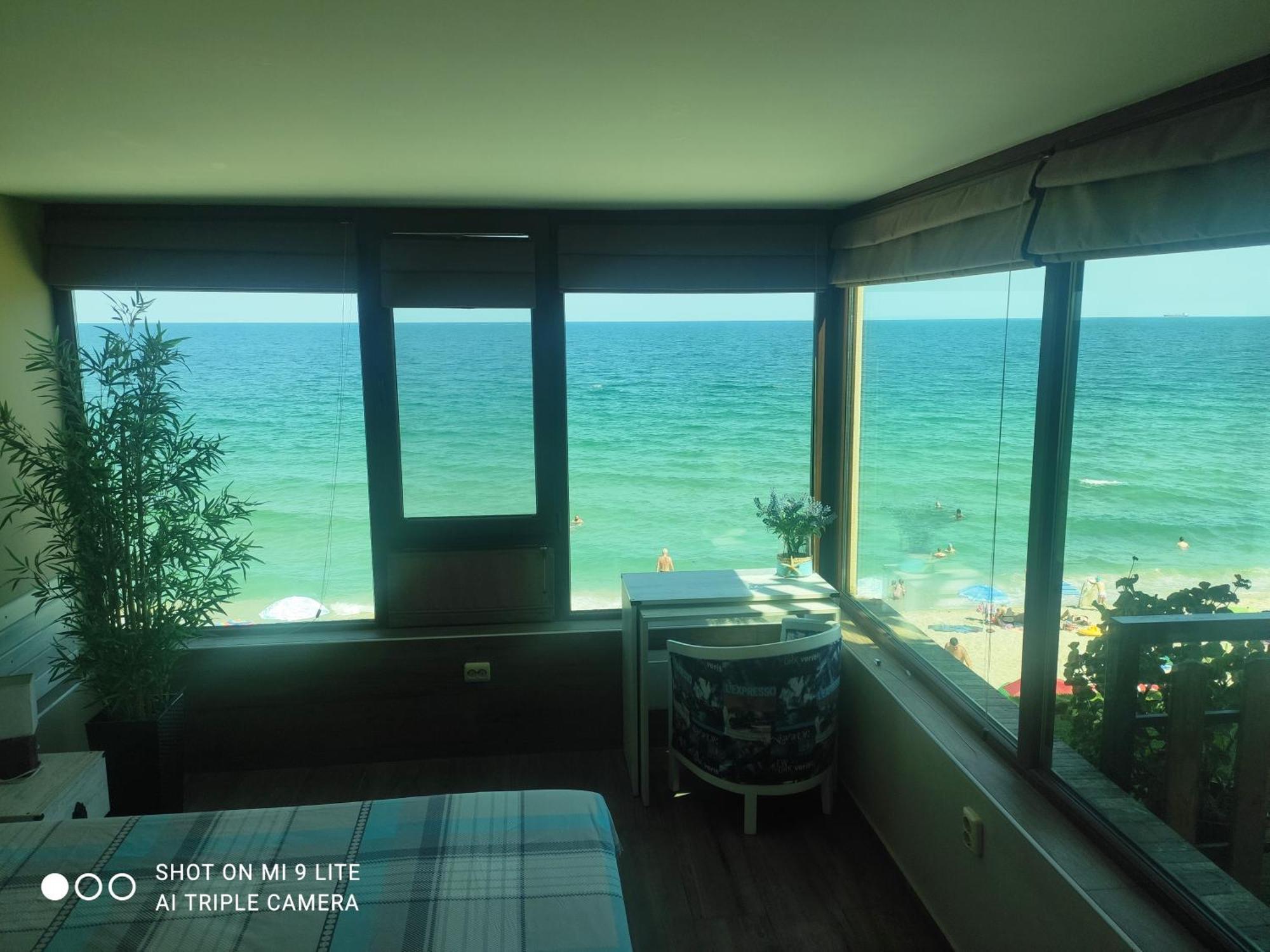 Hemingway Rooms In Happy Beach Varna Extérieur photo