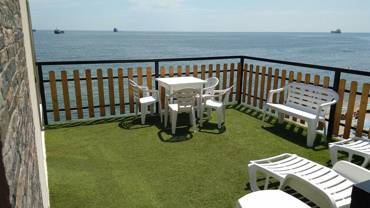 Hemingway Rooms In Happy Beach Varna Extérieur photo